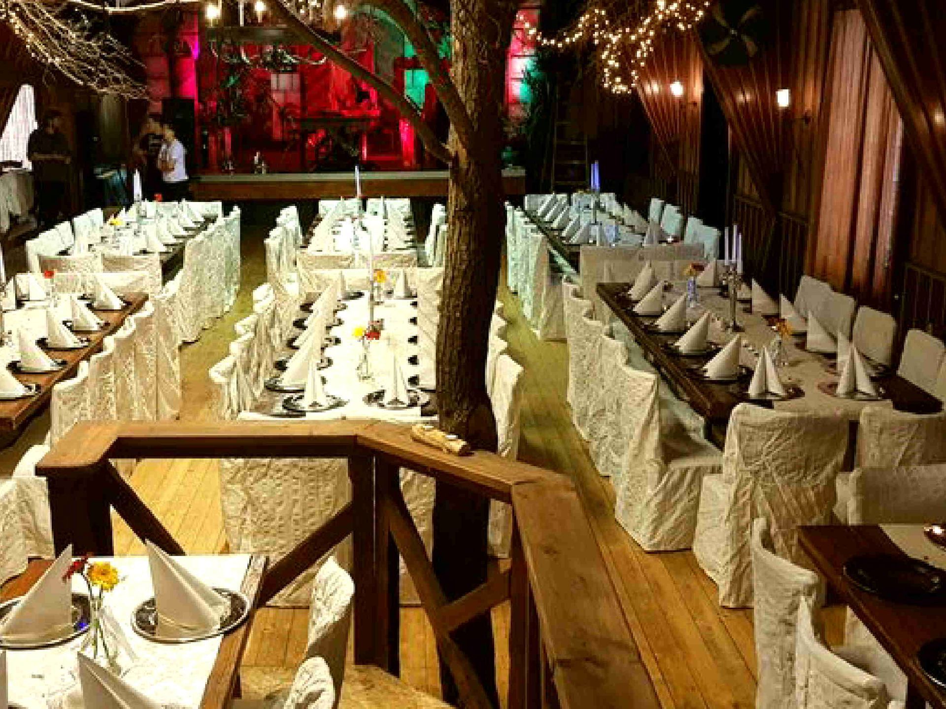 Saal 03-4edd57b4-2880w